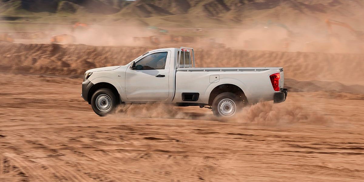 Nissan NP300 Exterior3